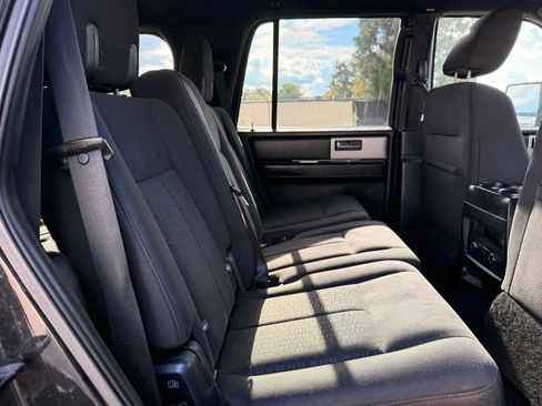 Used 2015 Ford Expedition XLT AWD/4WD image 20
