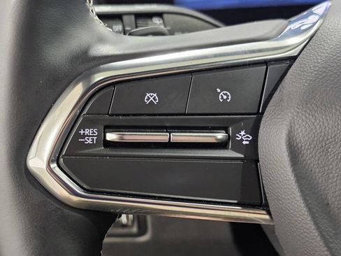 Used 2025 Chevrolet Equinox EV LT w/ Convenience Package FWD image 31