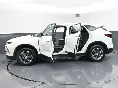 Used 2023 Chevrolet Blazer LT image 48