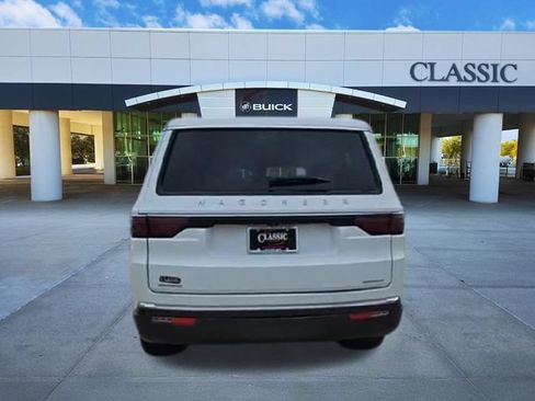 Used 2022 Jeep Wagoneer Series I w/ Premium Group I AWD/4WD image 7