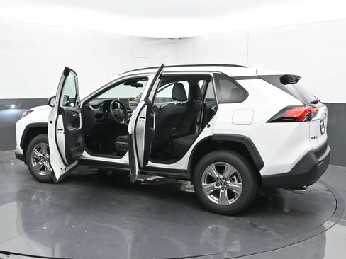 Used 2025 Toyota RAV4 XLE image 52