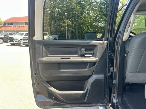 Used 2018 RAM 2500 Tradesman w/ Chrome Appearance Group AWD/4WD image 18