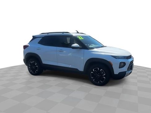 Used 2022 Chevrolet TrailBlazer LT w/ Convenience Package image 9