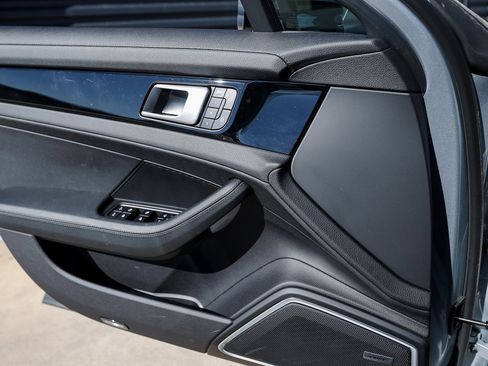 Certified 2022 Porsche Panamera 4 image 23