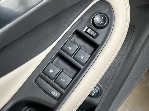 Used 2019 Buick Envision Essence AWD/4WD image 17
