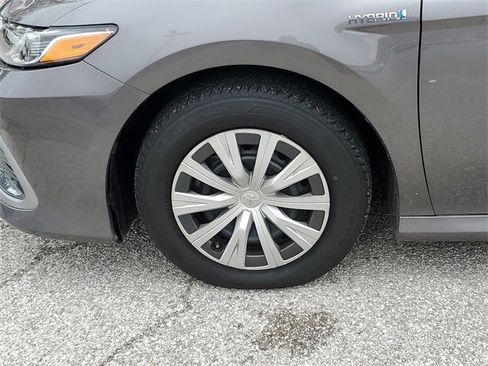 Used 2021 Toyota Camry LE image 8