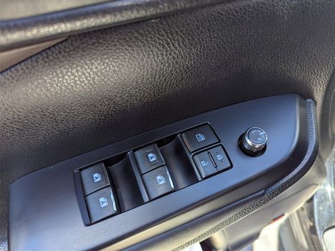 Used 2016 Toyota Highlander Limited image 33