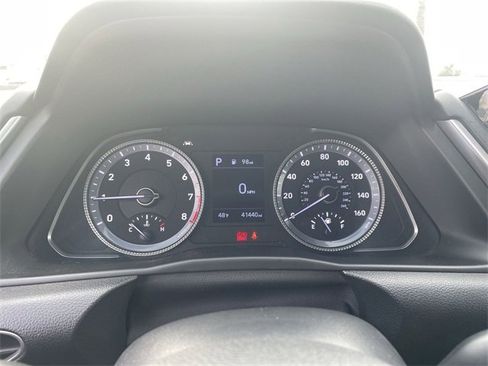 Used 2023 Hyundai Sonata SE w/ Preferred Accessory Package image 11