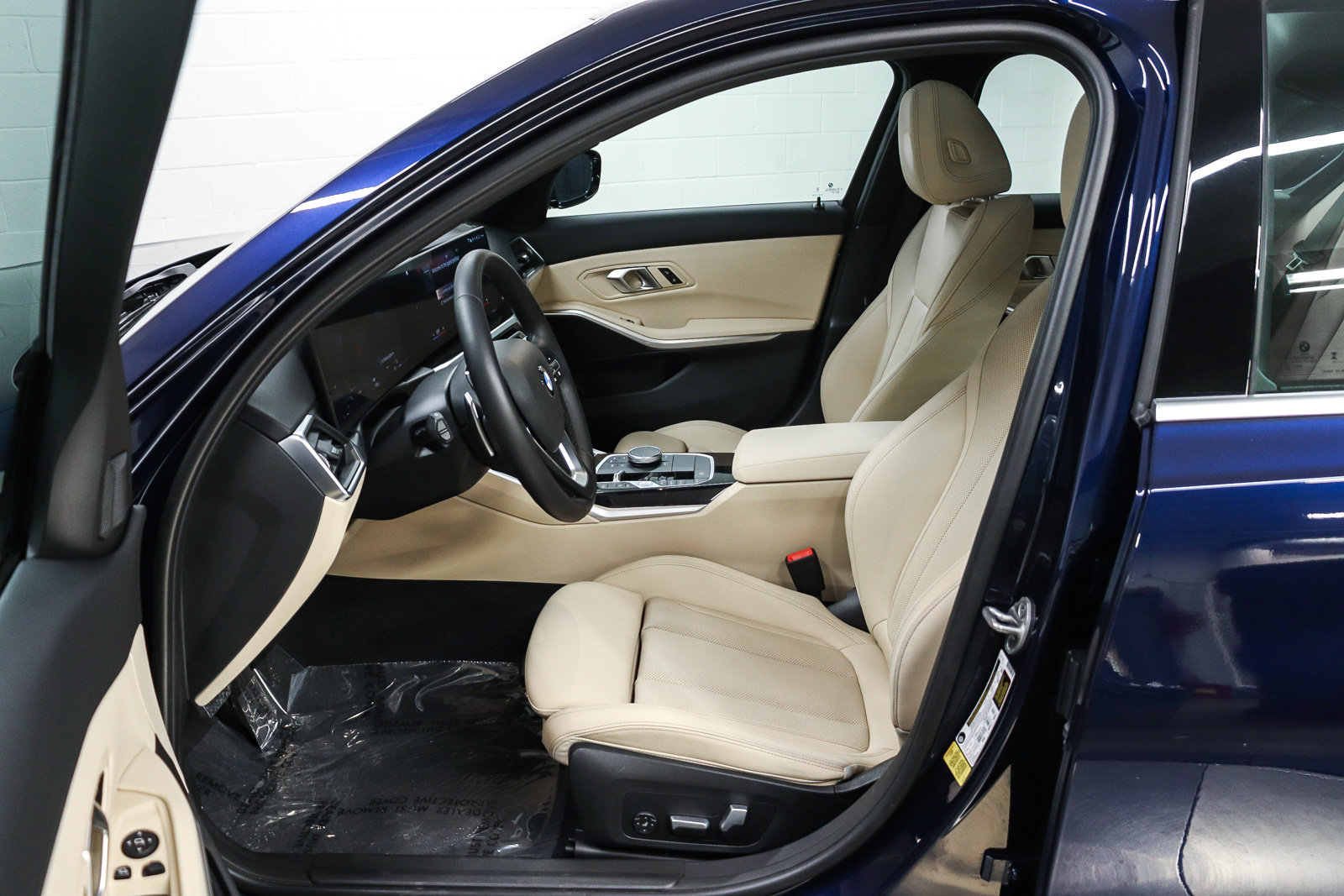 Certified 2024 BMW 330i Sedan w/ Convenience Package RWD image 17
