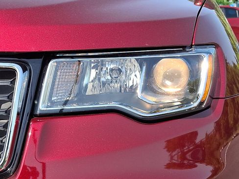 Used 2020 Jeep Grand Cherokee Laredo AWD/4WD image 10