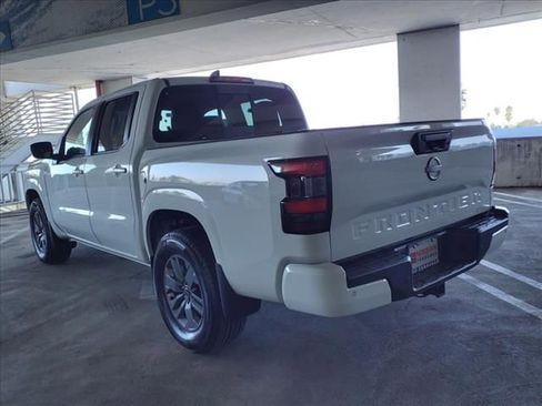 New 2025 Nissan Frontier SV w/ SV Convenience Package image 10
