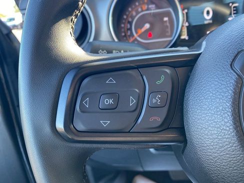 Used 2023 Jeep Gladiator Sport image 15