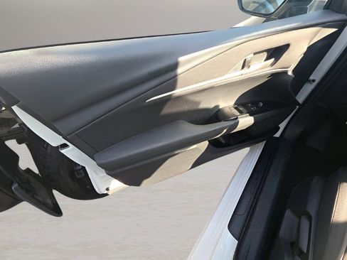 Used 2025 Toyota Camry LE image 7