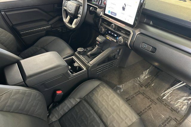 Certified 2025 Toyota 4Runner TRD Off-Road Premium w/ Tow Technology Package AWD/4WD image 20