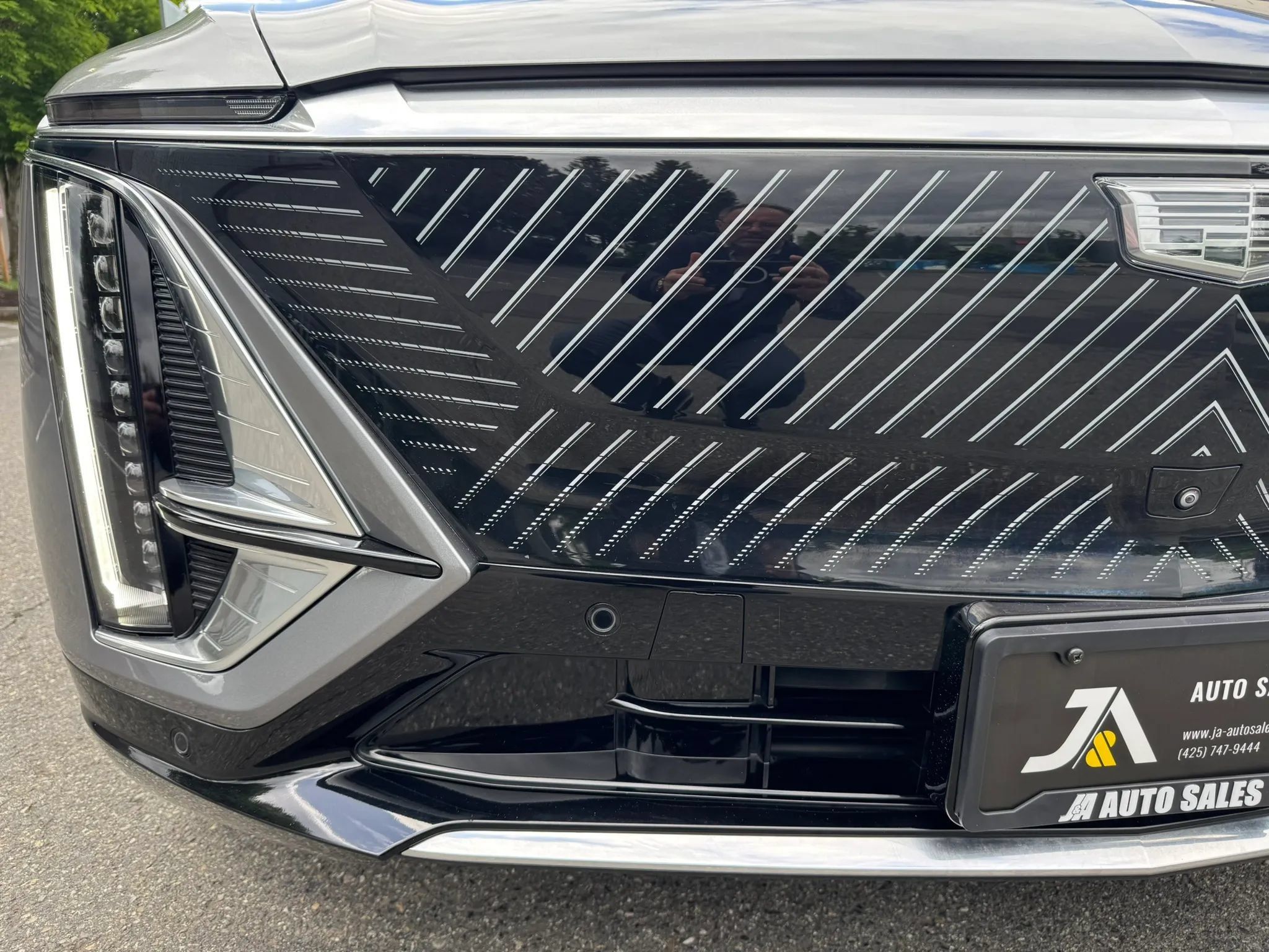 Used 2023 Cadillac Lyriq AWD image 13