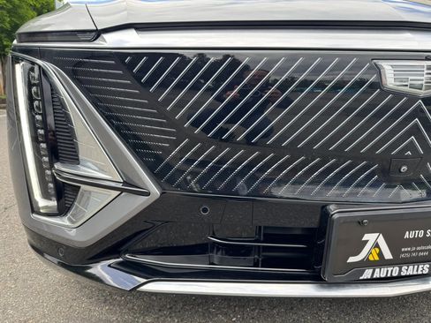 Used 2023 Cadillac Lyriq AWD image 13