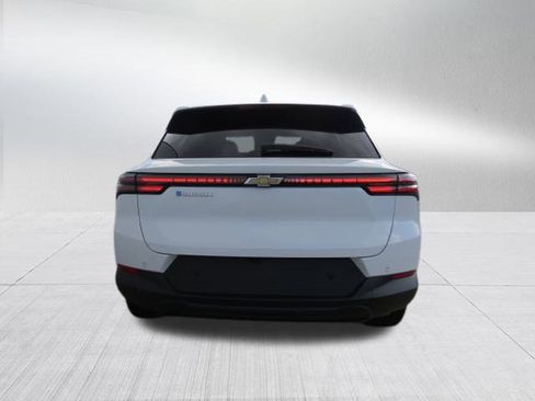 New 2026 Chevrolet Equinox EV LT image 5