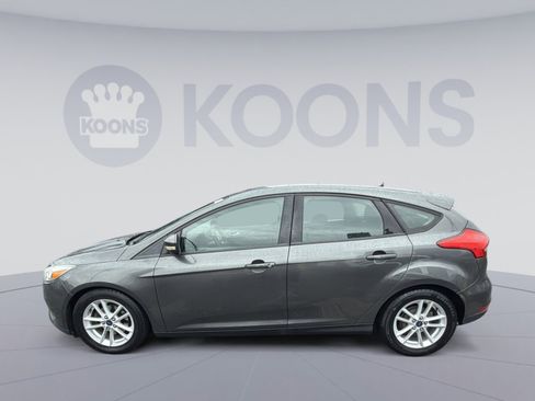 Used 2015 Ford Focus SE image 2