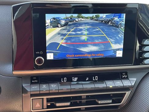 Used 2025 Toyota Camry SE w/ Convenience Package FWD image 23