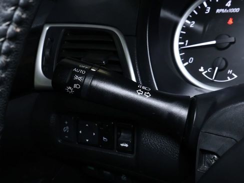 Used 2017 Nissan Sentra SV image 21