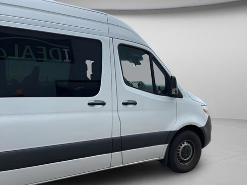 Used 2025 Mercedes-Benz Sprinter 2500 image 25