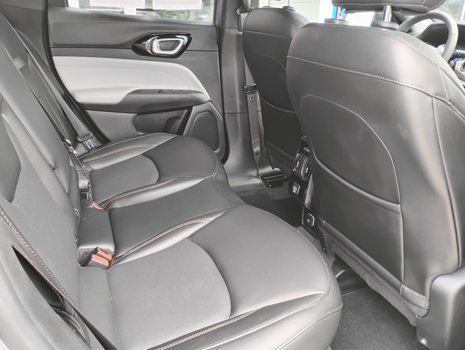Used 2023 Jeep Compass Limited AWD/4WD image 28