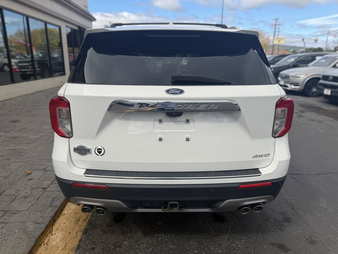 Used 2023 Ford Explorer King Ranch w/ Premium Technology Package AWD/4WD image 8