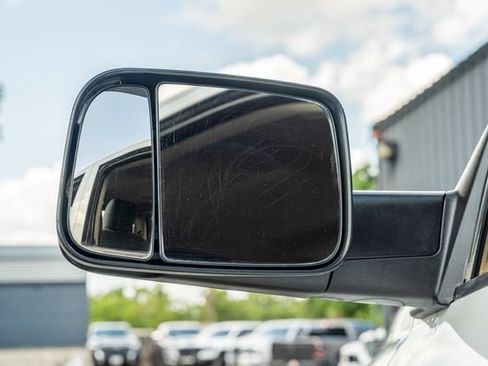 Used 2018 RAM 2500 Tradesman w/ Chrome Appearance Group AWD/4WD image 11