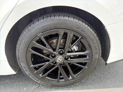 Used 2025 Toyota Camry SE image 19