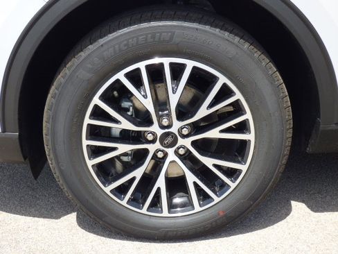 New 2025 Ford Escape SE image 31