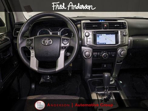 Used 2019 Toyota 4Runner SR5 AWD/4WD image 6