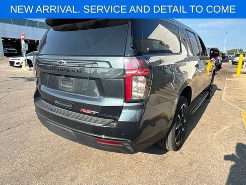 Used 2022 Chevrolet Suburban RST w/ Luxury Package AWD/4WD image 8