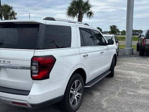 Used 2022 Ford Expedition Limited RWD image 4