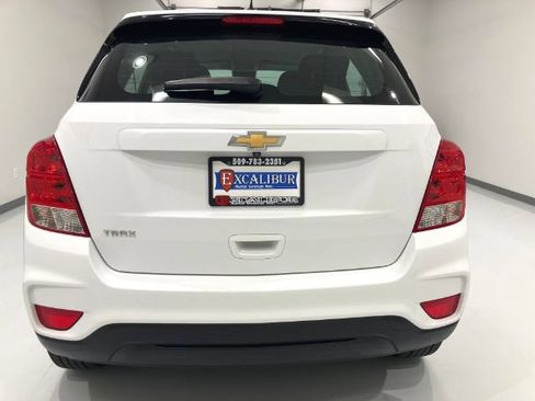 Used 2017 Chevrolet Trax LS FWD image 14
