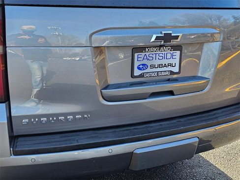 Used 2018 Chevrolet Suburban LT image 17