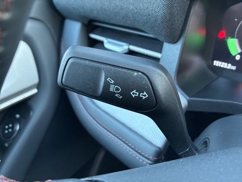 Used 2025 Ford Explorer Active AWD/4WD image 29