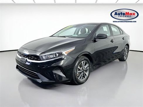 Used 2023 Kia Forte LXS image 5