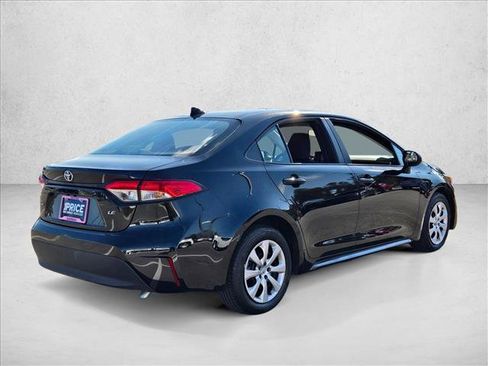 Used 2025 Toyota Corolla LE image 5
