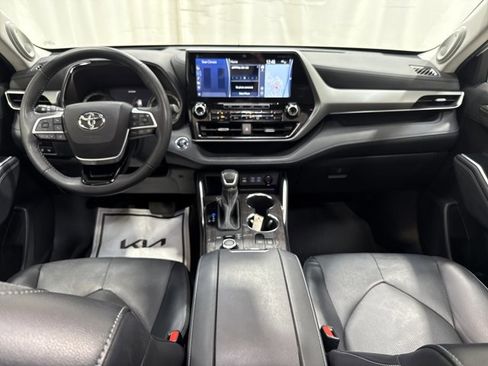 Used 2022 Toyota Highlander Platinum AWD/4WD image 15