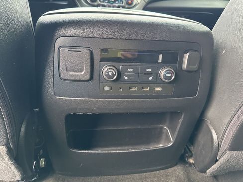 Used 2018 Chevrolet Suburban Premier image 46