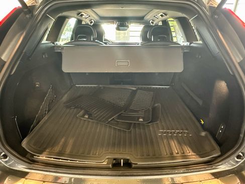 Used 2019 Volvo XC60 T6 Inscription w/ Protection Package Premier AWD/4WD image 31