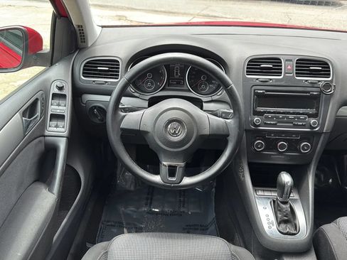 Used 2013 Volkswagen Golf 4-Door FWD image 26