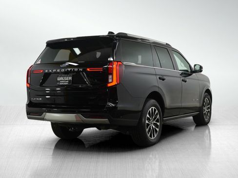 Used 2025 Ford Expedition Platinum image 5