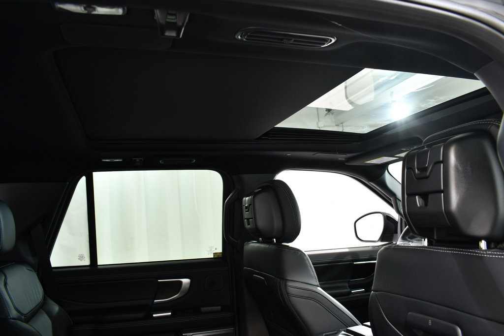 New 2027 Ford Expedition Platinum w/ Stealth Performance Package AWD/4WD image 18