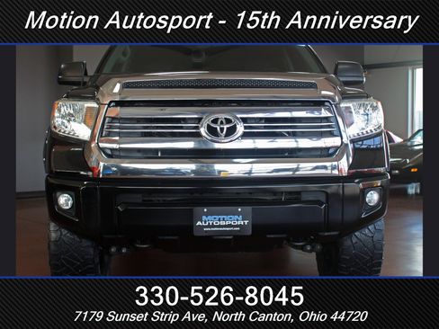 Used 2017 Toyota Tundra SR5 image 3