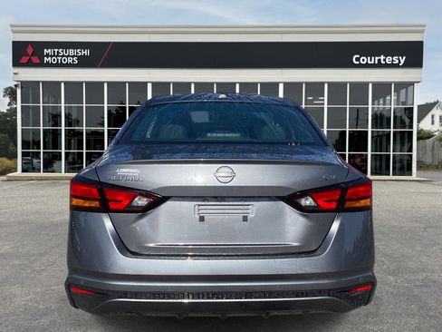 Used 2024 Nissan Altima 2.5 SV image 4