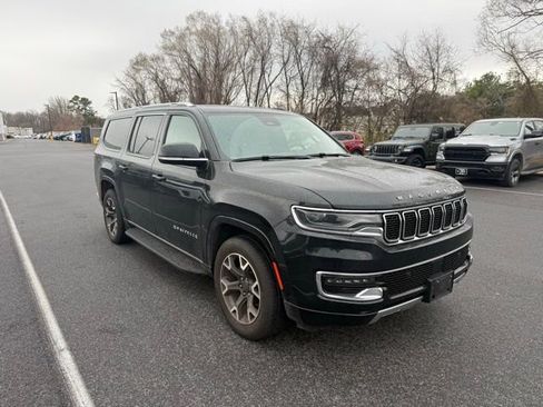 Used 2024 Jeep Wagoneer L Series III w/ Flexible Seating Group image 1