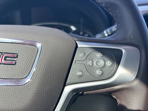 Used 2023 GMC Acadia SLT image 24