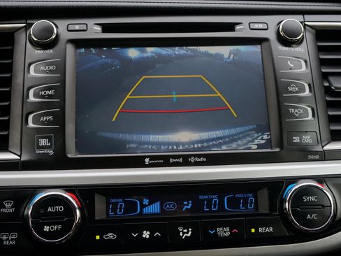 Used 2016 Toyota Highlander Limited AWD/4WD image 23