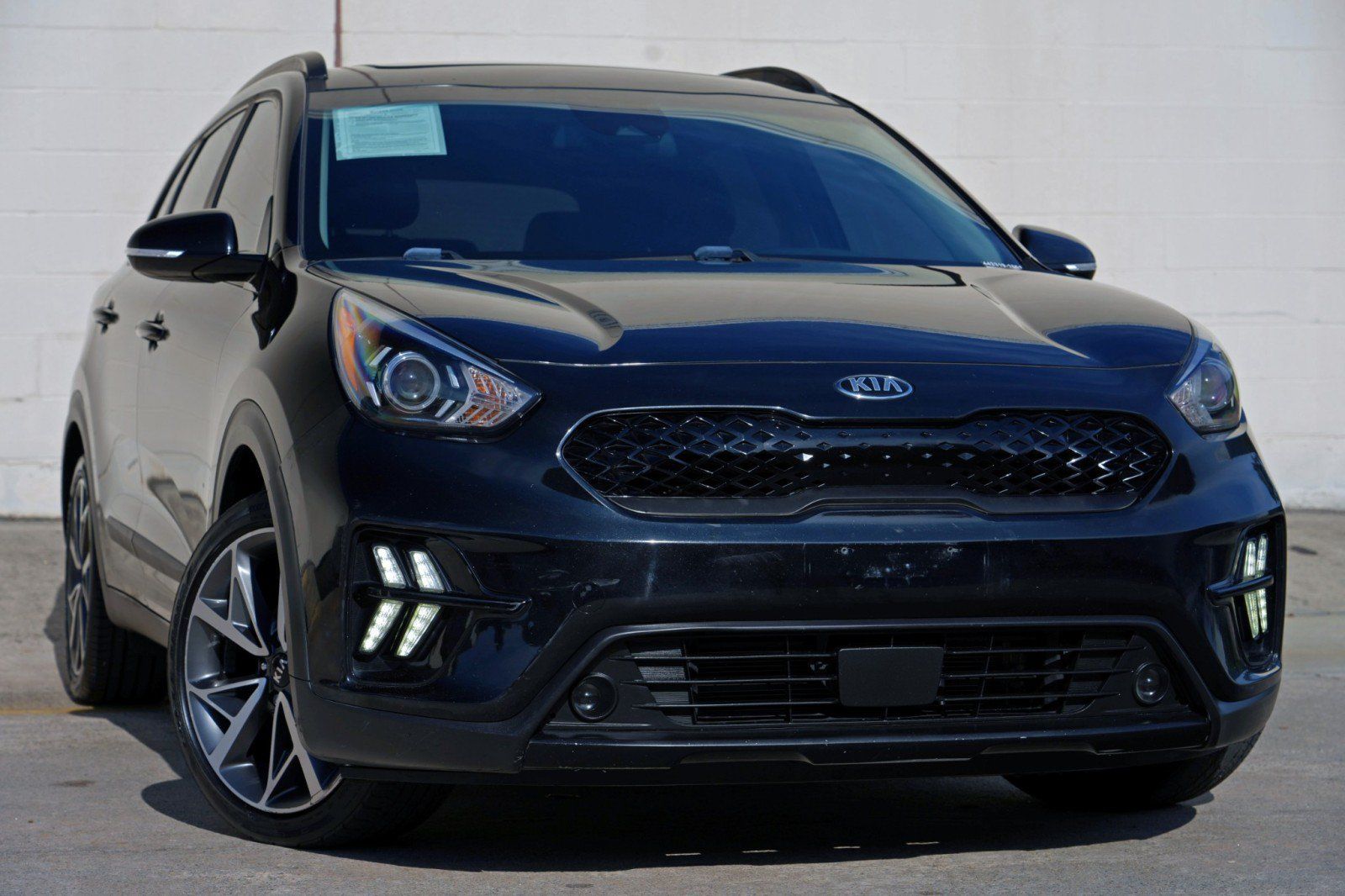 Used 2020 Kia Niro Touring FWD image 2